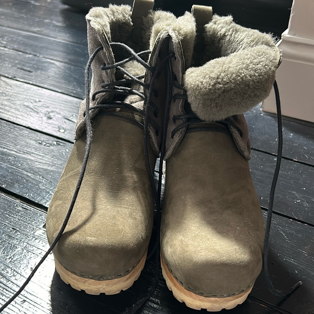 No 6 Lander lace up boot